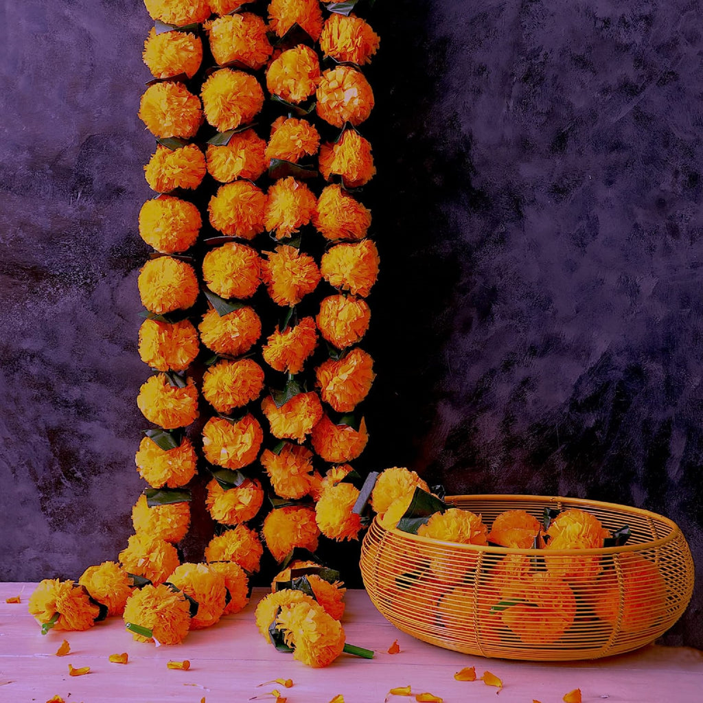 Indian Set of 5 Marigold Garlands with Leaves for Diwali, Chrismas,  Dia de los muertos Altar, Pooja