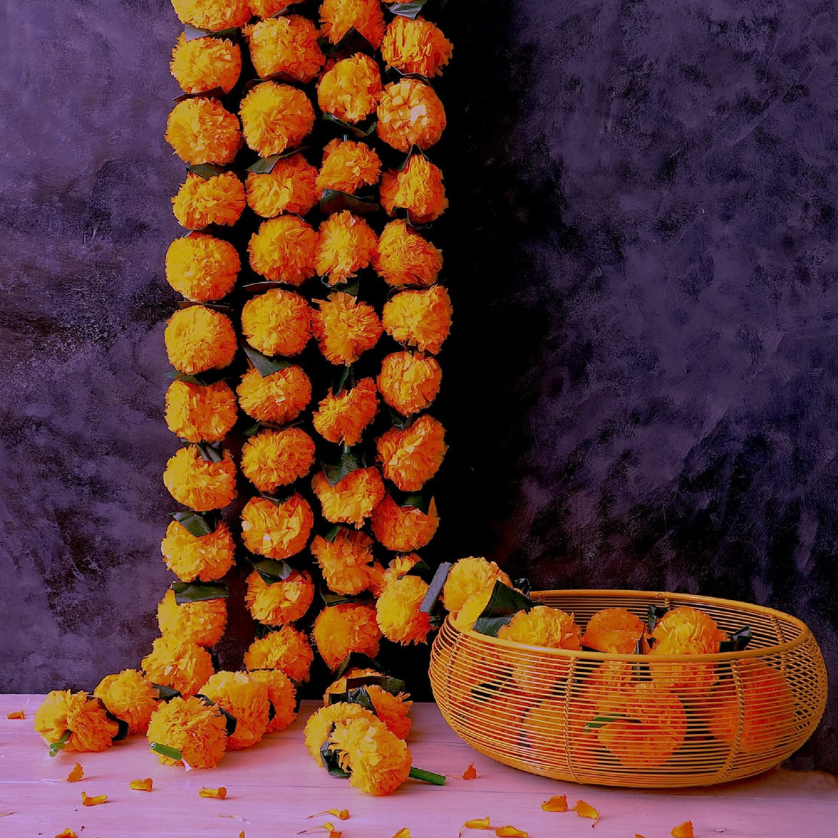 Indian Set of 5 Marigold Garlands with Leaves for Diwali, Chrismas,  Dia de los muertos Altar, Pooja